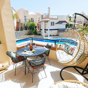 Apartment Amazing Renovated Pool View Apt, Aircon, 2 Min To Fanabe, Costa Adeje (Tenerife)